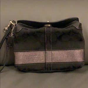 Coach wristlet in great condition.